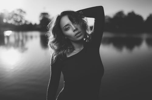 How To photography Poses Women Quick Tips
