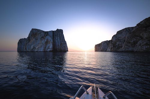 Photos gratuites de à couper le souffle, arête, bateau à moteur