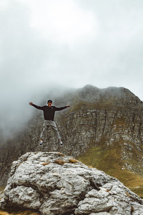 Foto profissional grátis de ao ar livre, arremesso com salto, aventura