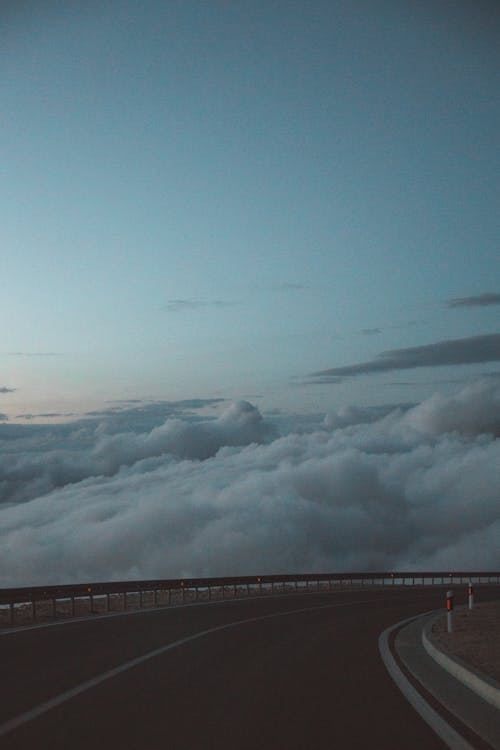 고속도로, 구름, 구름 경치의 무료 스톡 사진