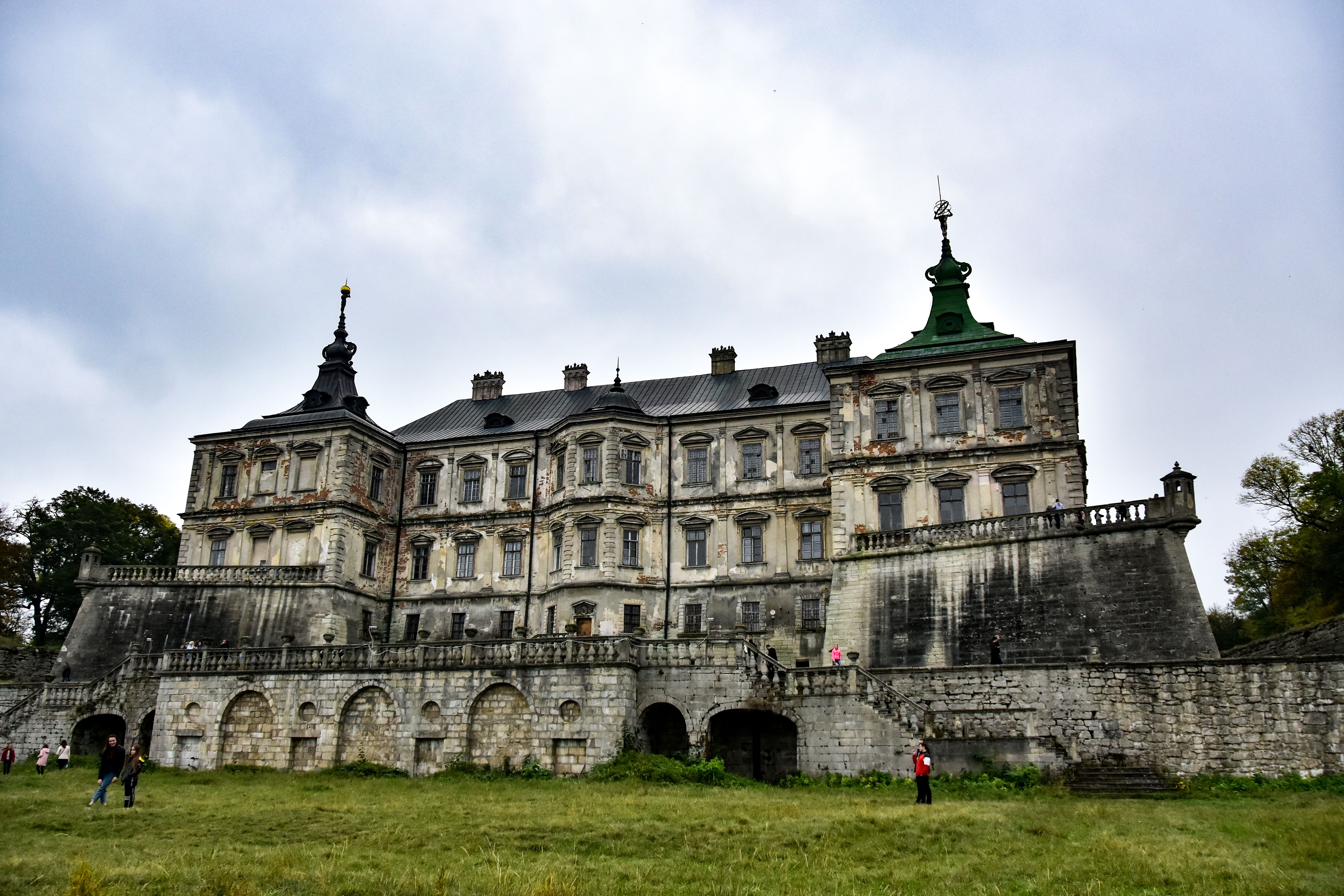 5 замків Львівщини 2026: графіки, ціни, цікаві факти — medieval castle Lviv region