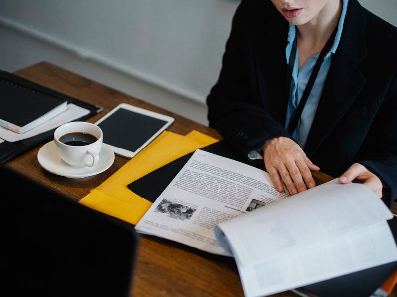 How to Choose a Certifying Officer in Cyprus — illustrasjonsbilde
