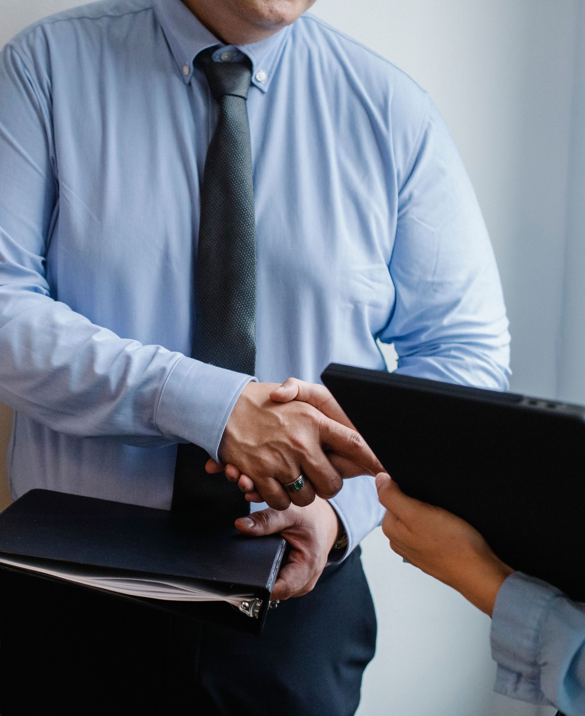 Acuerdo y compromiso profesional entre colaboradores