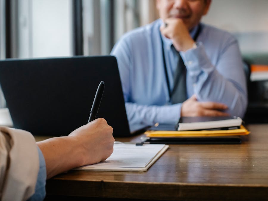 Does Amazon hire freelancers?
