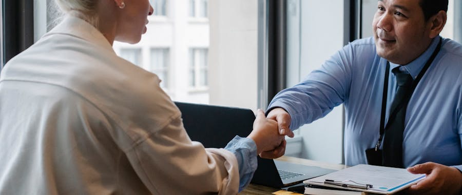 RV service team member arriving in Osprey Florida