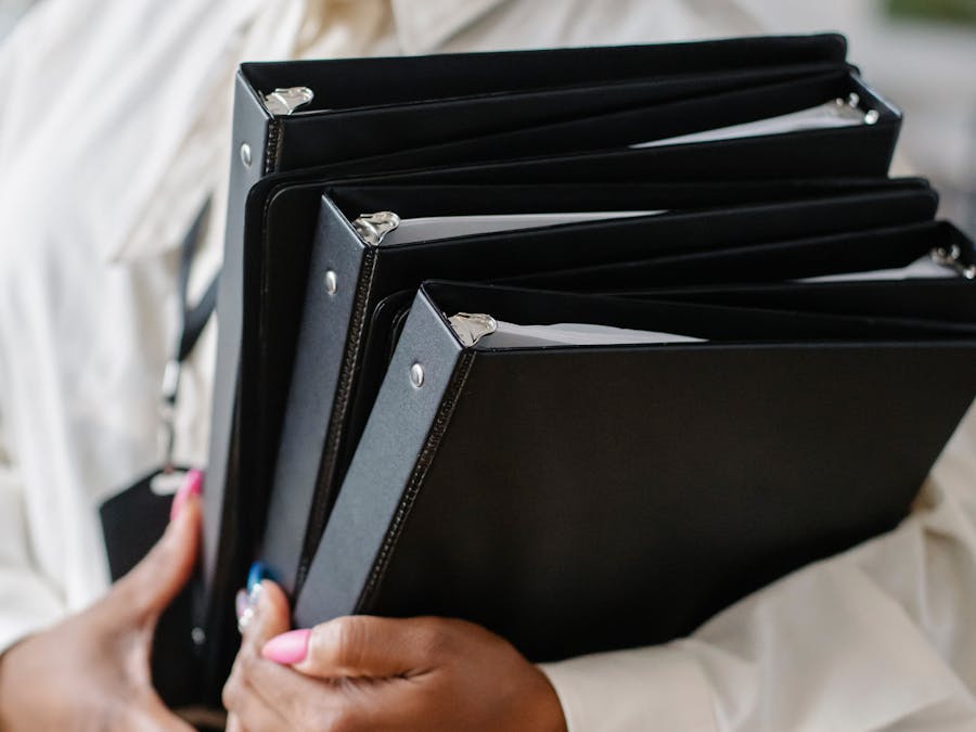 What is the highest paid financial job?