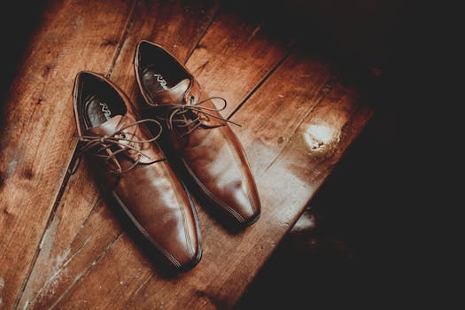 shoe shine cleaning