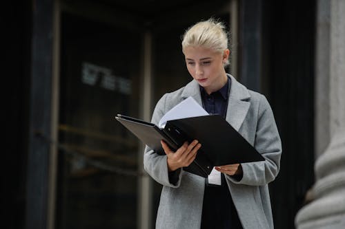 Fotobanka s bezplatnými fotkami na tému administratíva, atraktívny, beloch