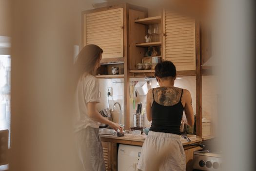 厨房台面角落发现蟑螂