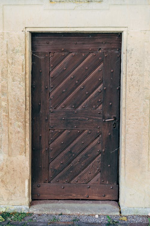 Бесплатное стоковое фото с вход, дверной проем, деревянная дверь