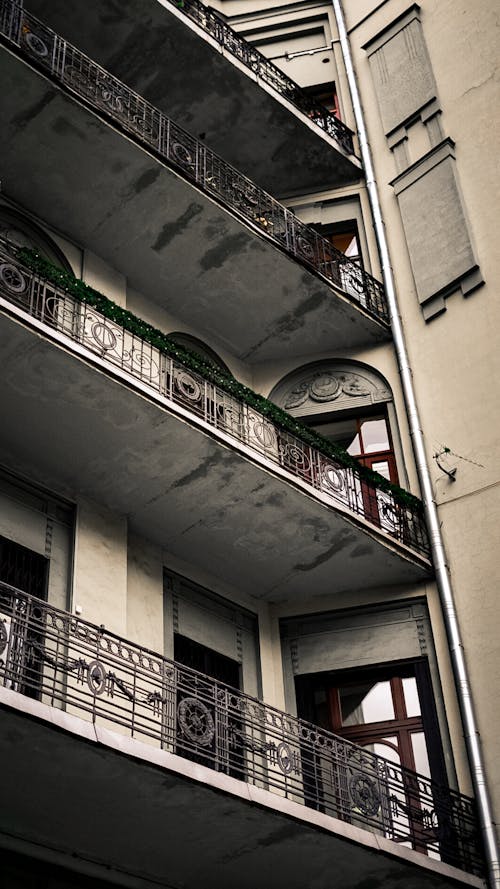 Fotos de stock gratuitas de arquitectura, balcones, edificio