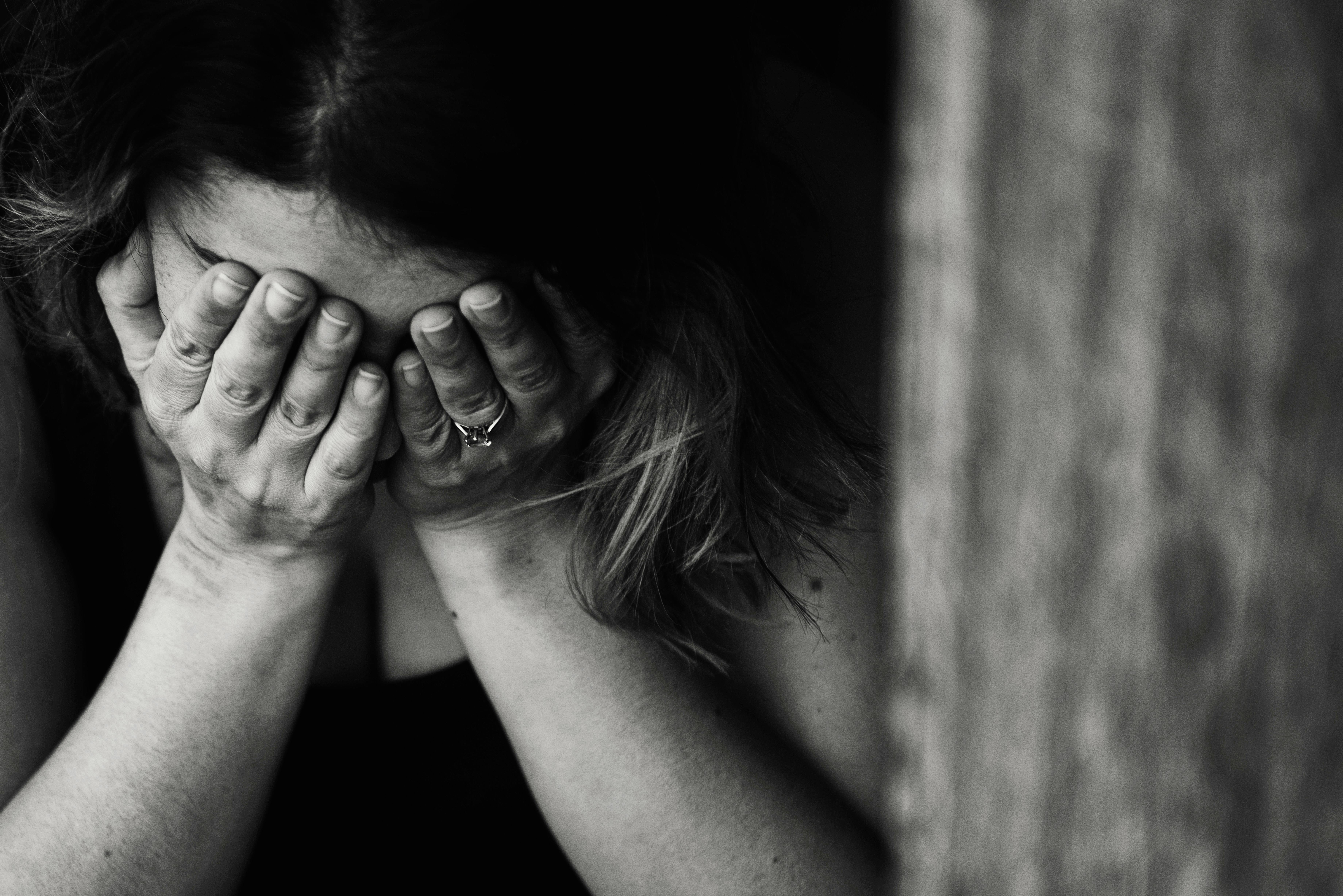 A crying woman. | Photo: Pexels