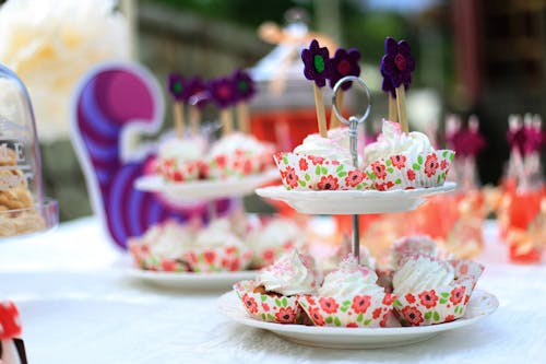 Kostenloses Stock Foto zu blumen, cupcake-liner, cupcakes