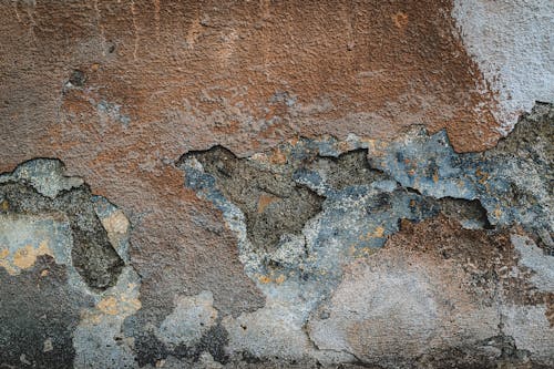 Free Concrete Wall with Cracks Stock Photo