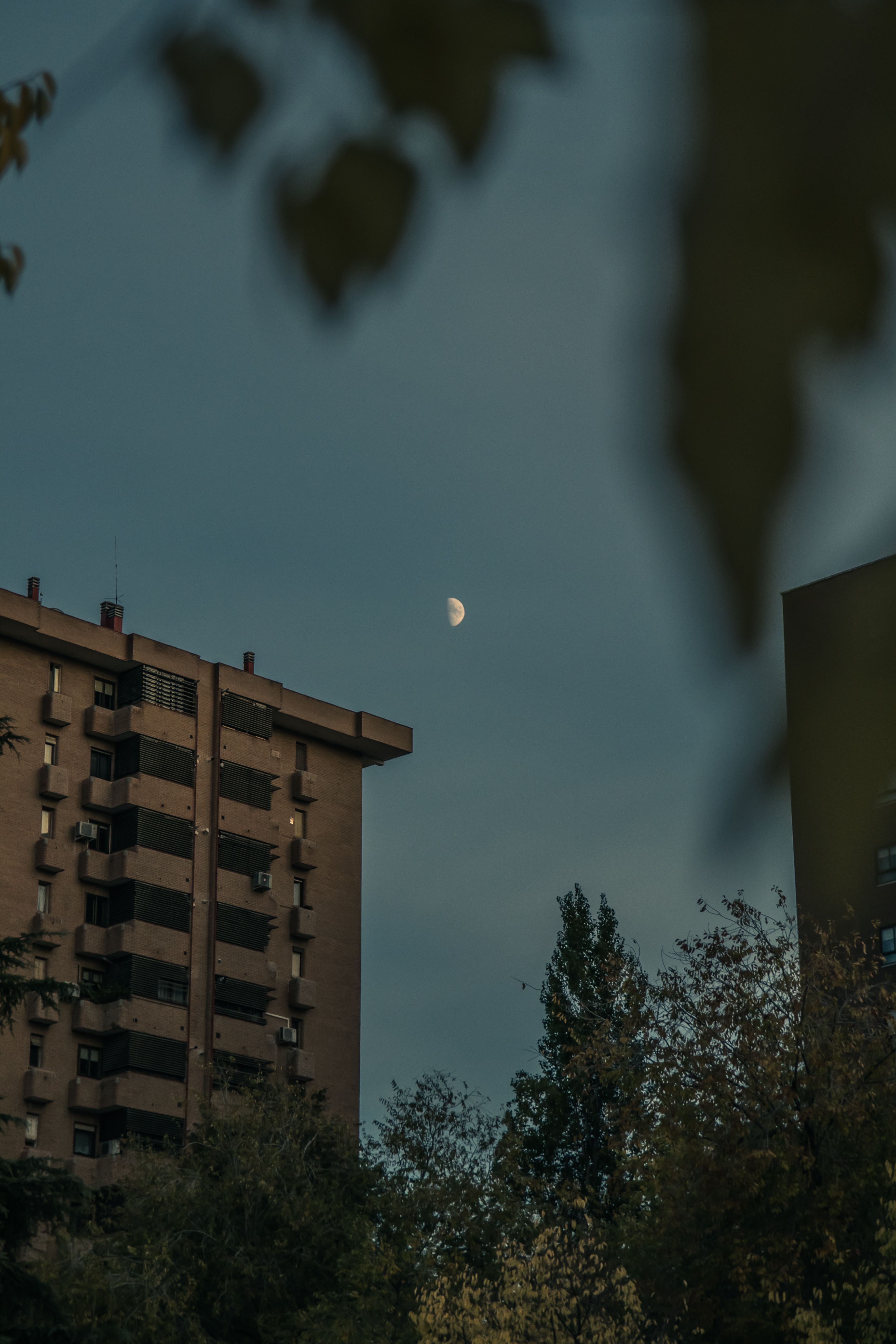 Half Moon Sky Photos, Download The BEST Free Half Moon
