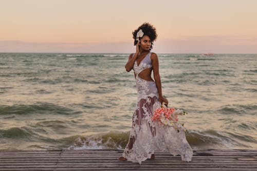 Foto d'estoc gratuïta de a l'aire lliure, afro, bellesa