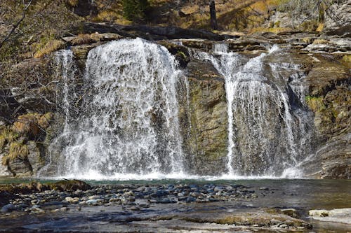Free Cascading Water Falls on Rocks Stock Photo