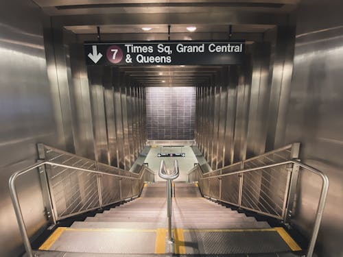 無料 ステップ, タイムズスクエア, トンネルの無料の写真素材 写真素材