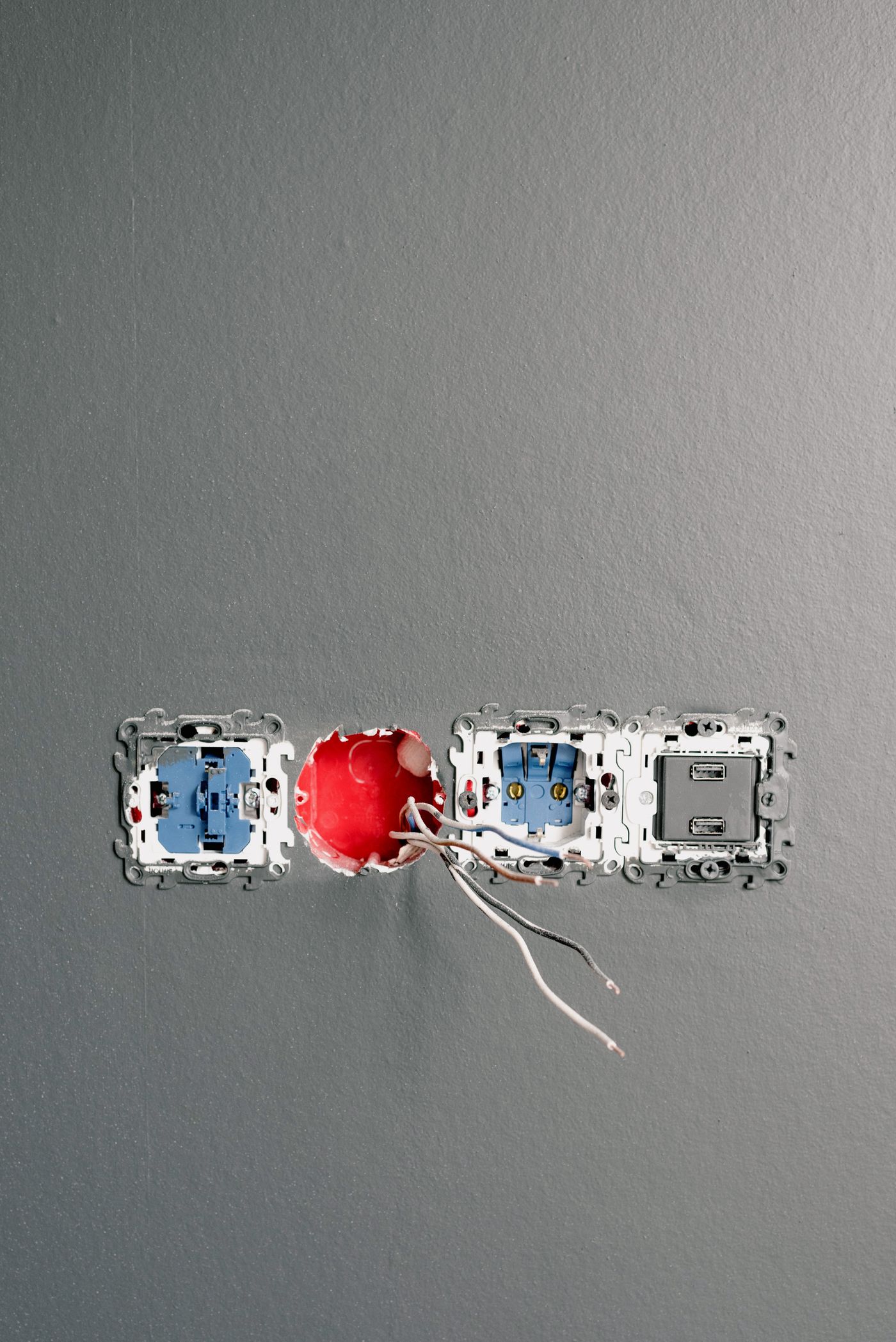 Electrical outlet wiring and receptacle installation during home renovation