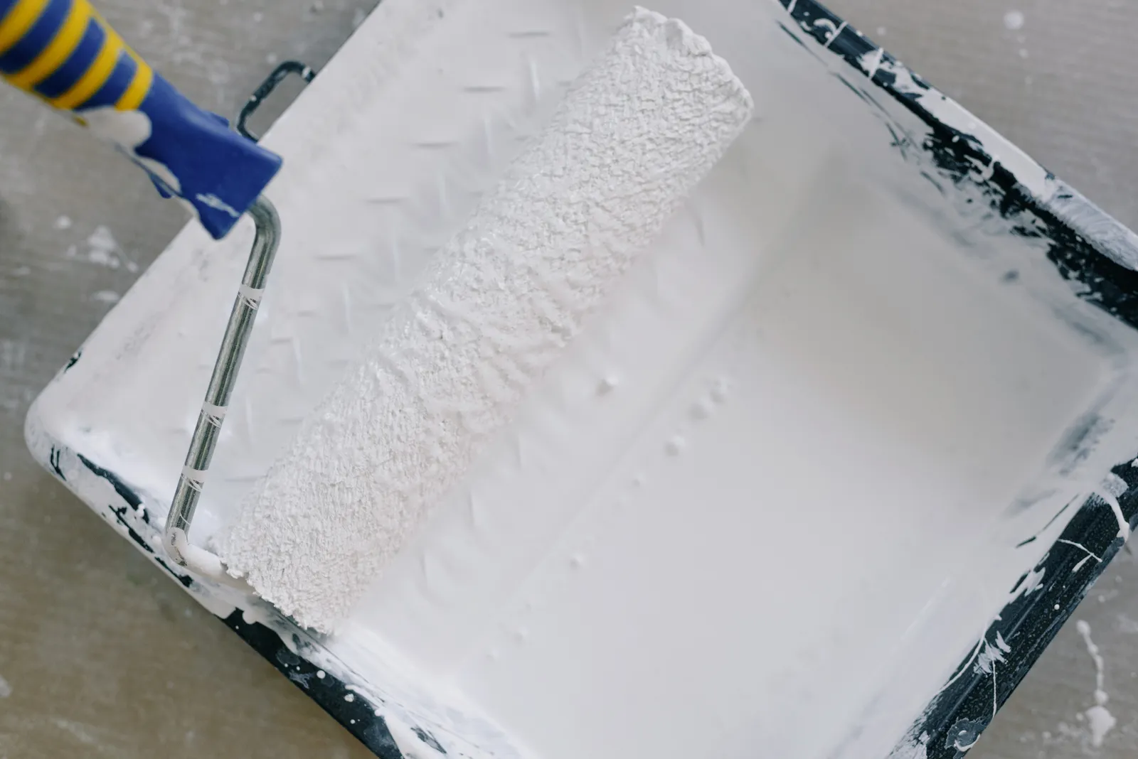 Peinture d un mur interieur au rouleau