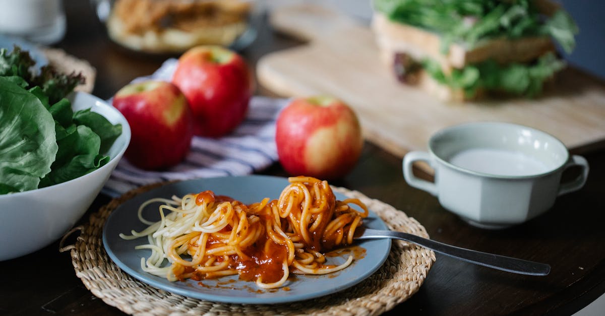 How long to cook spaghetti sauce on low in crock pot