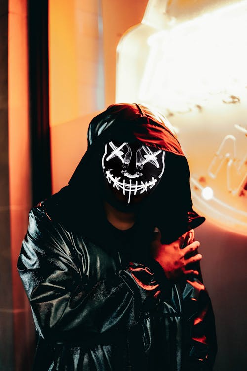 Foto stok gratis anonim, jaket kulit hitam, latar belakang kabur