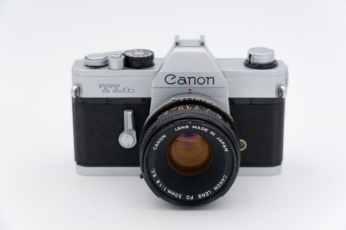 Ingyenes stockfotó analóg fényképezőgép, antik, canon témában