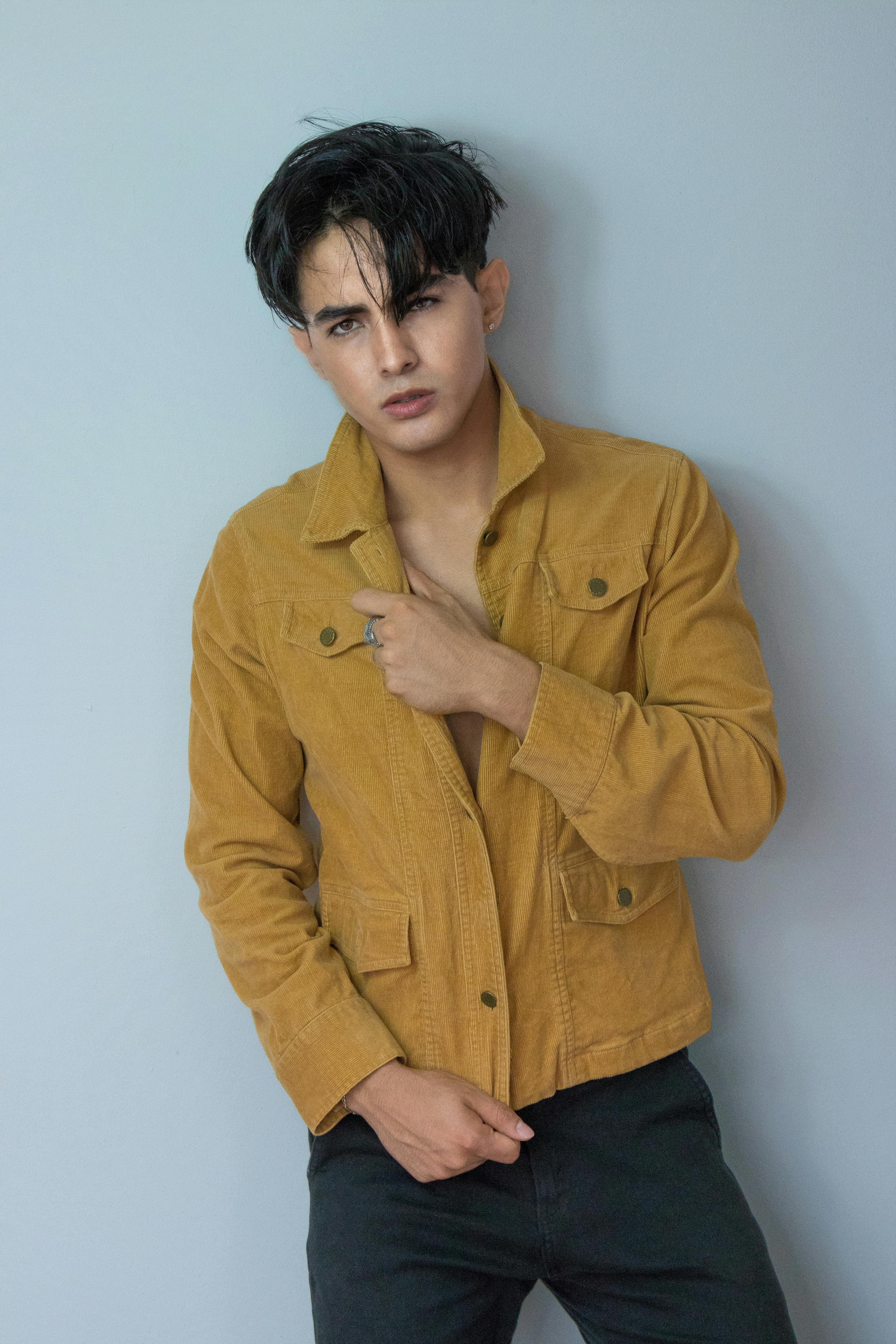 Gratis Fotos de stock gratuitas de a todo color, actitud, adulto joven Foto de stock