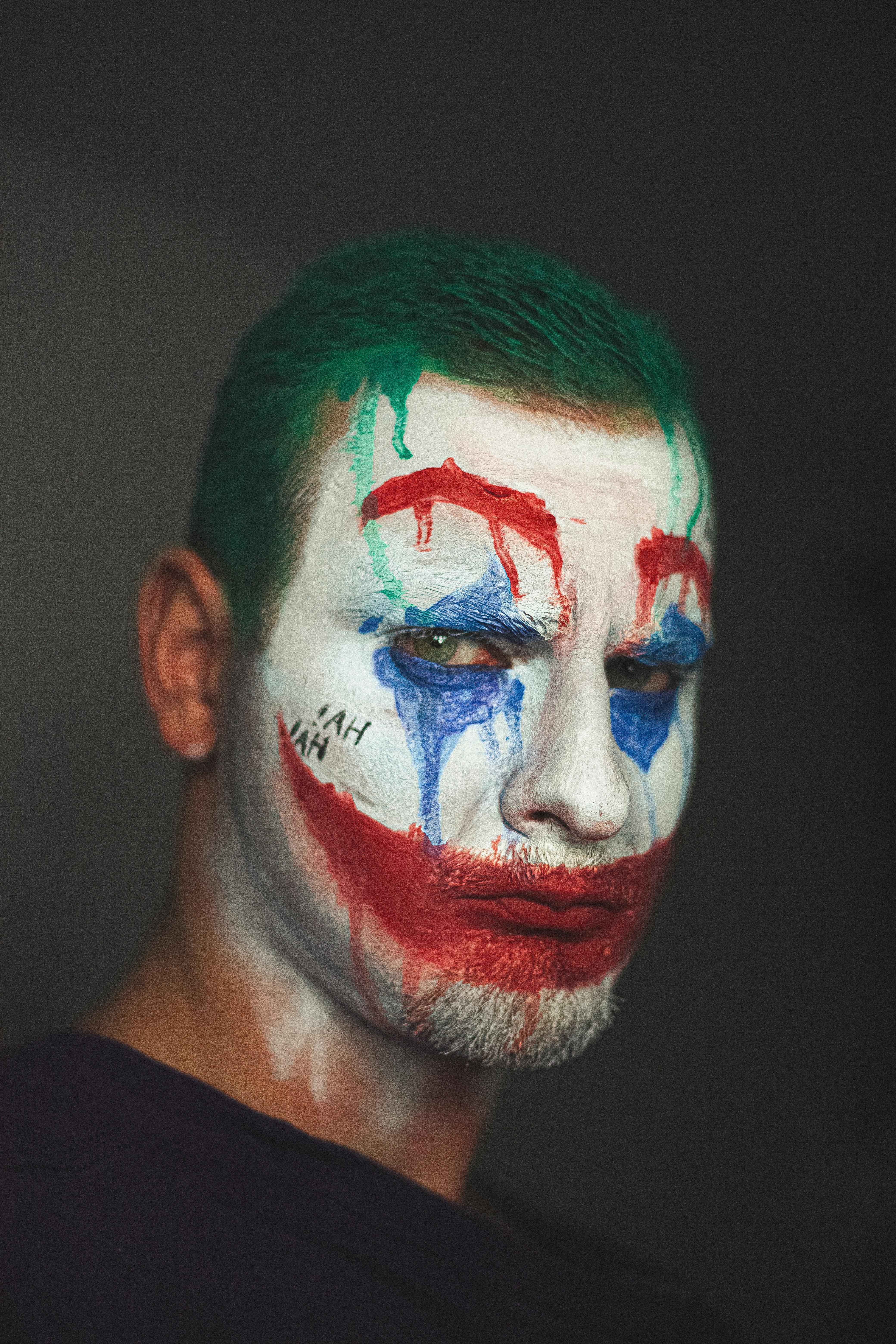Advarsel menneskemængde pinion Man wearing Halloween makeup of clown · Free Stock Photo