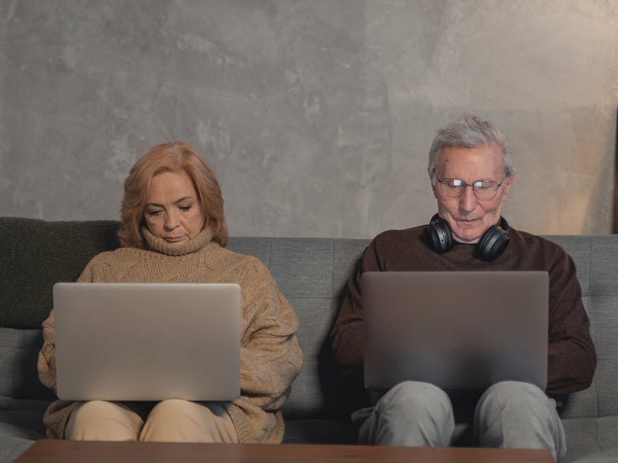 What is the biggest online selling platform?