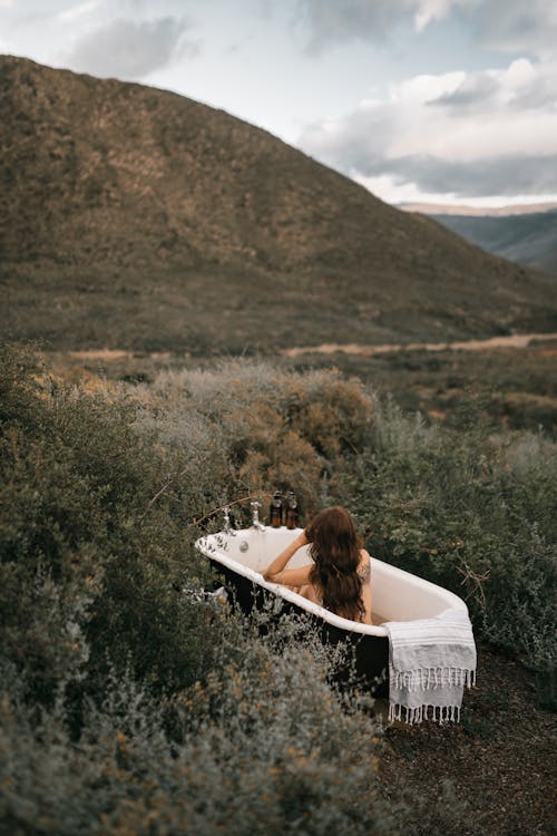 목욕하기, 사람, 수직 쐈어의 무료 스톡 사진
