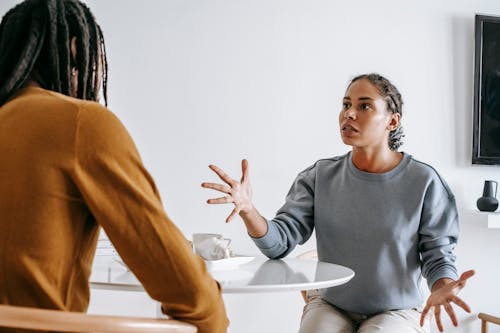 Pasangan Afrika Amerika Berdebat Di Meja
