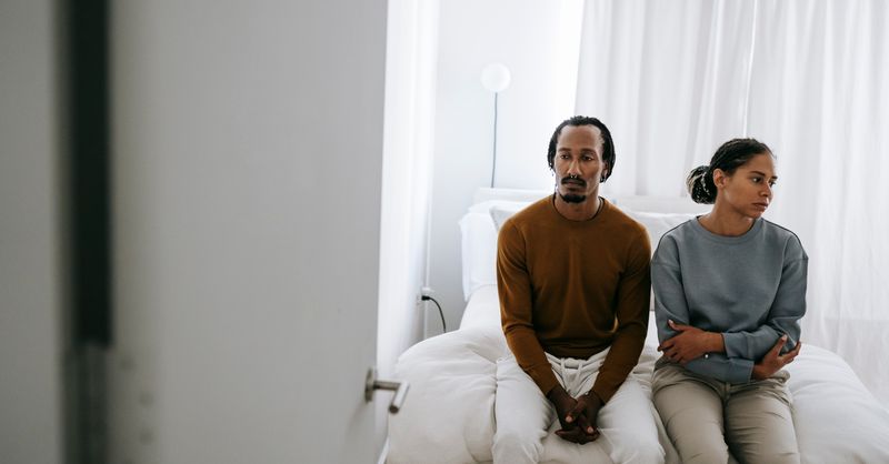 Les signes subtils de difficultés de couple à connaître pour préserver la relation
