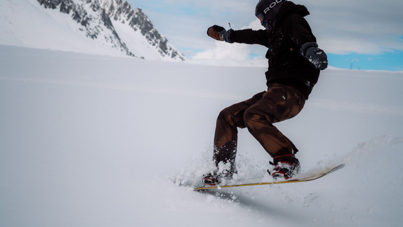 Beginner Ski and Snowboard Gear: What to Buy