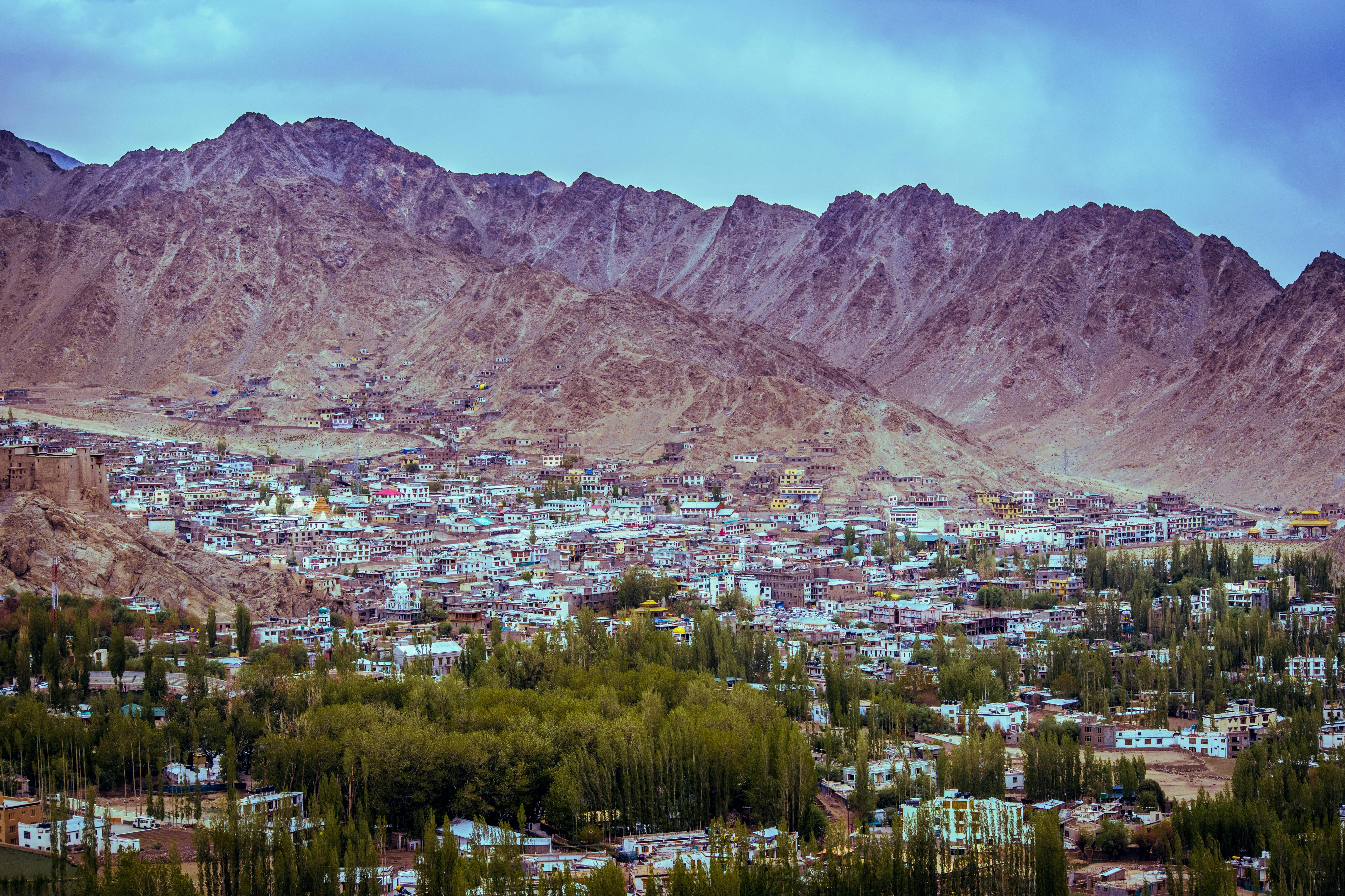 Kostenloses Foto zum Thema: berg, draußen, felsiger berg