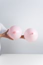 用气球艺术象征乳房，再现乳腺癌意识