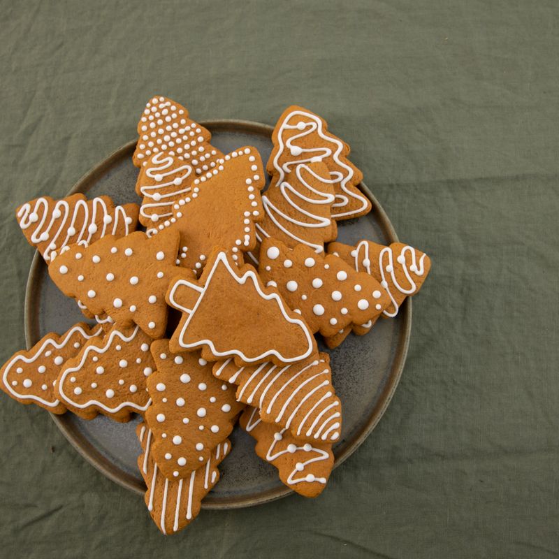 Holiday Gingerbread Molasses Buns
