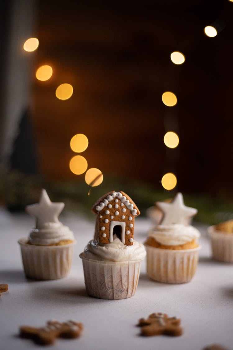 Cupcakes With Cookies On Top