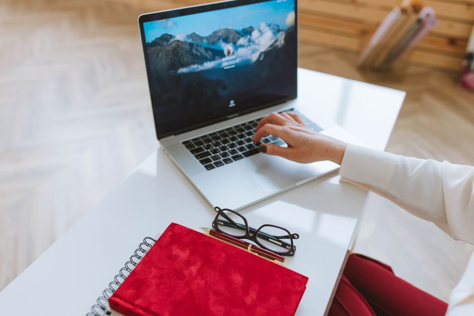Everything You Need to Know Before Buying the Best Foldable Work Desk in Nagpur Person choosing a foldable work desk in a home office setting with storage