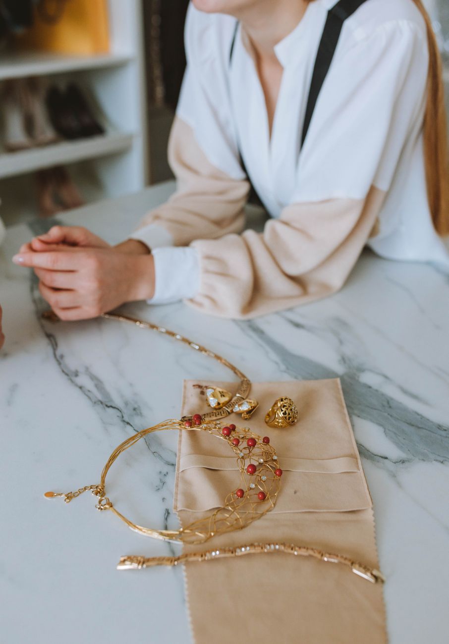 Discover 10 Exquisite Luxury Thank You Gifts for Hosts & Hostesses