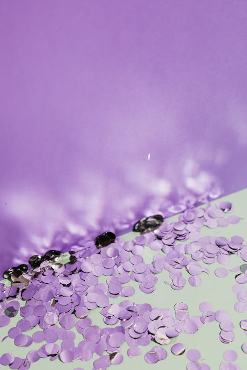 Gratuit Imagine de stoc gratuită din confetti, fundal violet deschis, lavandă Fotografie de stoc