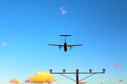 havaalanı, uçak içeren Ücretsiz stok fotoğraf