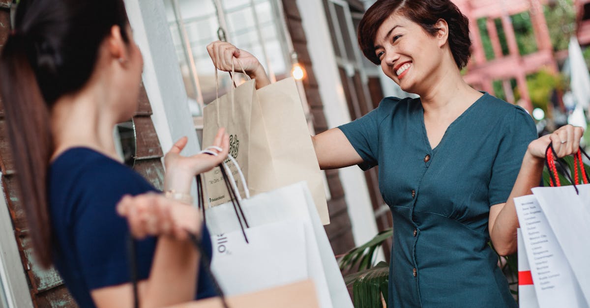 政治:蕭美琴新年低調逛NET 盡顯快樂模樣