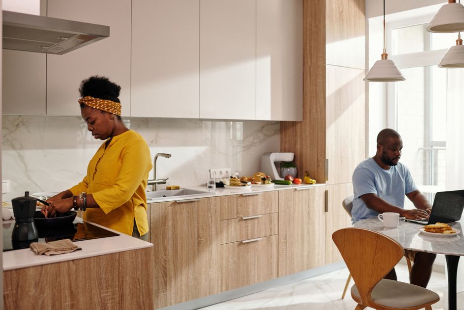 Transform Your Kitchen: DIY Cabinet Refacing Tips