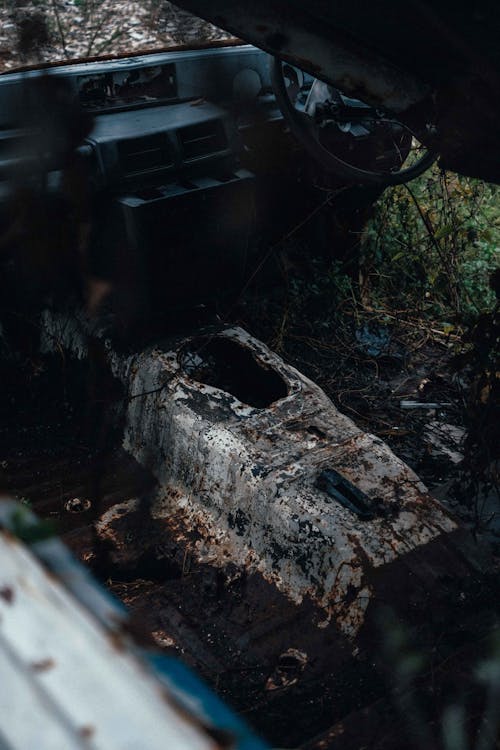 Foto profissional grátis de abandonado, automóvel, com defeito