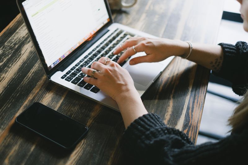 Mom setting up a monthly subscription membership for passive recurring income
