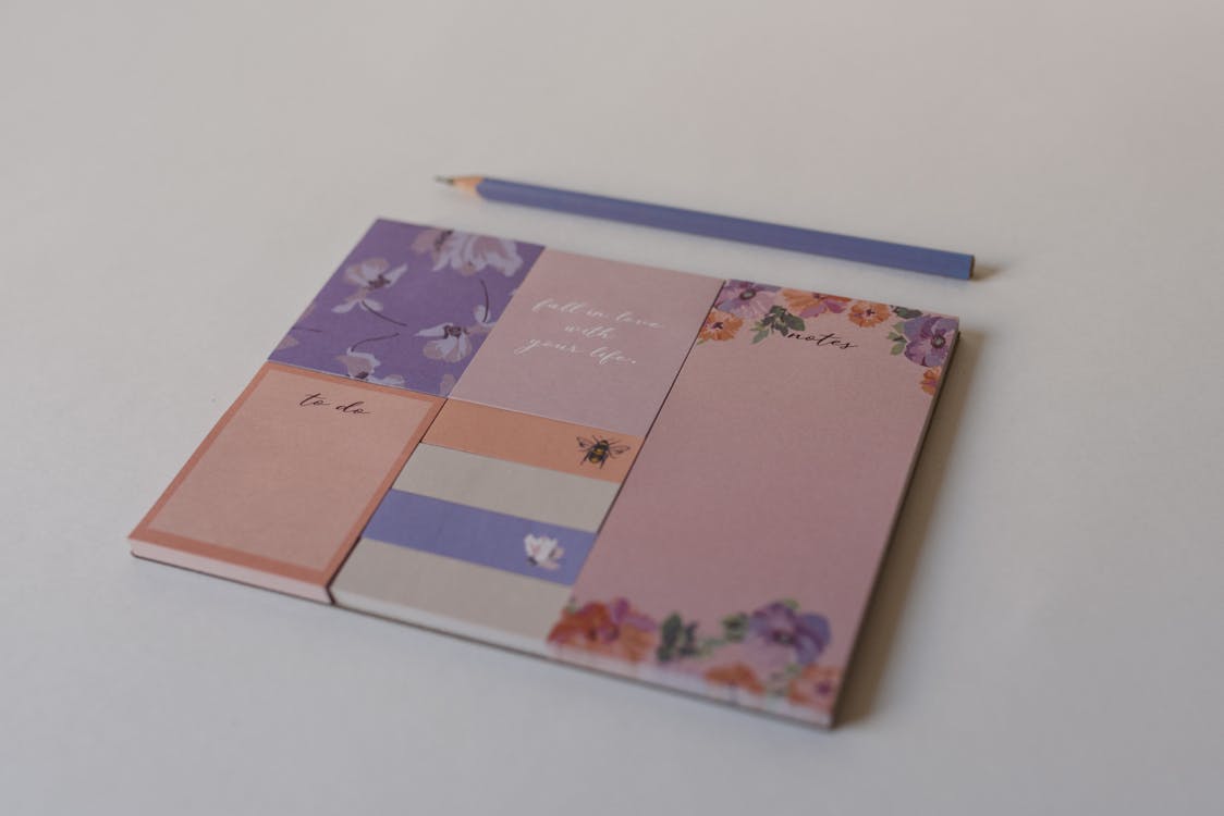 Livre Floral Rose Et Vert Blanc