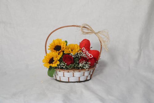 Безкоштовне стокове фото на тему «букет, квіти, кошик»