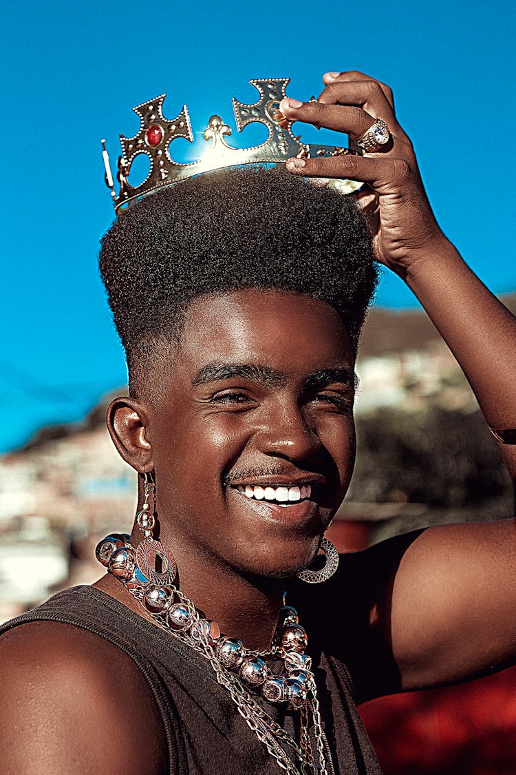 Laughing Black Guy In Royal Accessories