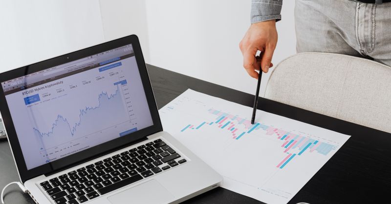 Les métiers de la data : comment choisir entre analyst, engineer et scientist ?